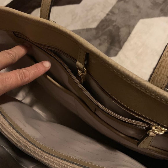 Michael Kors women’s Purse - Picture 3 of 3